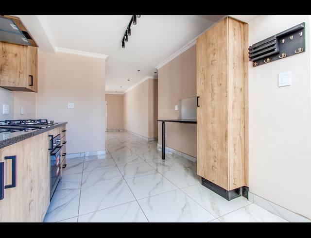 2 BEDROOM FREESTANDING TO LET IN MARLBORO GARDENS